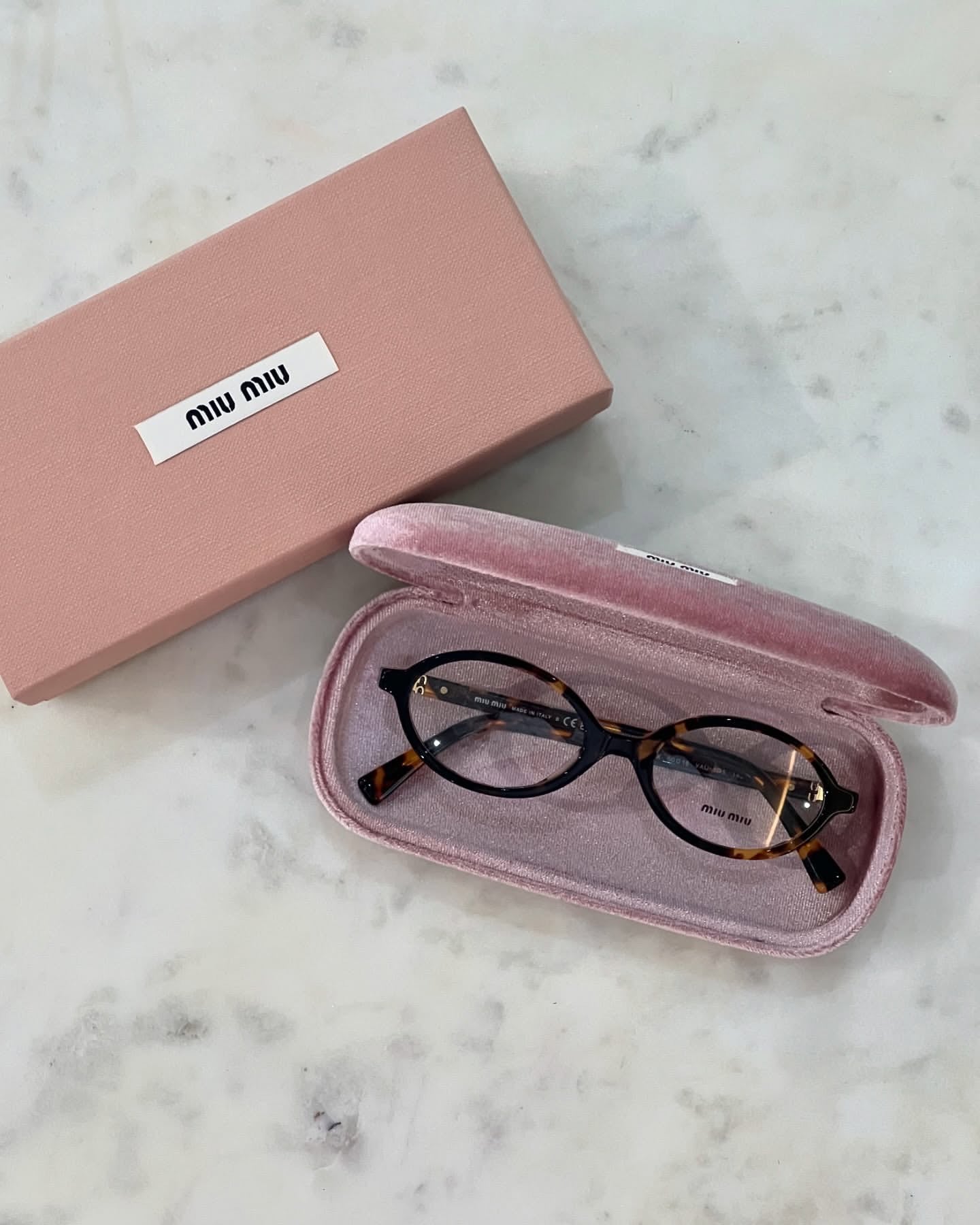 משקפי שמש מיו מיו הוואנה-כחול שקוף | MIU MIU MU 04ZS Havana-Blue Transparent