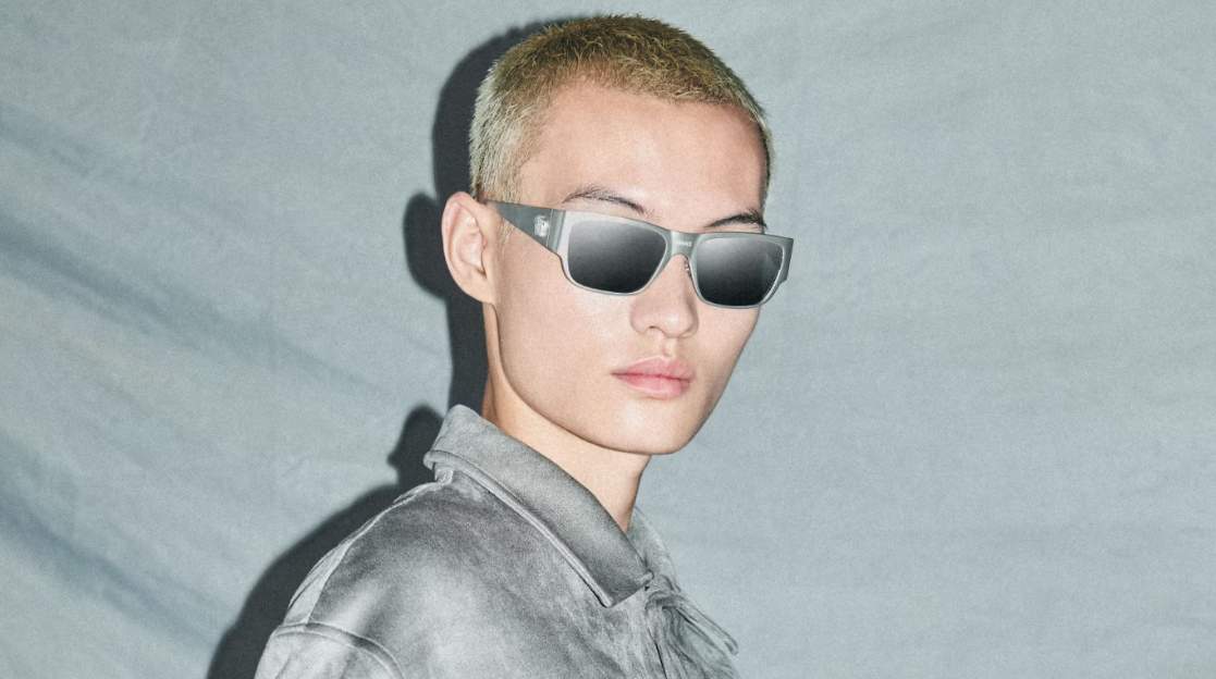 משקפי שמש של ורסאצ'ה בצבע כסף-אפור בהיר שחור | Versace VE2262 Silver-Light Grey Mirror Black