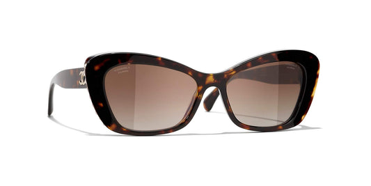 משקפי שמש של שאנל בצבע צב-חום כהה | CHANEL Cat Eye Sunglasses CH5481H Dark Tortoise-Brown